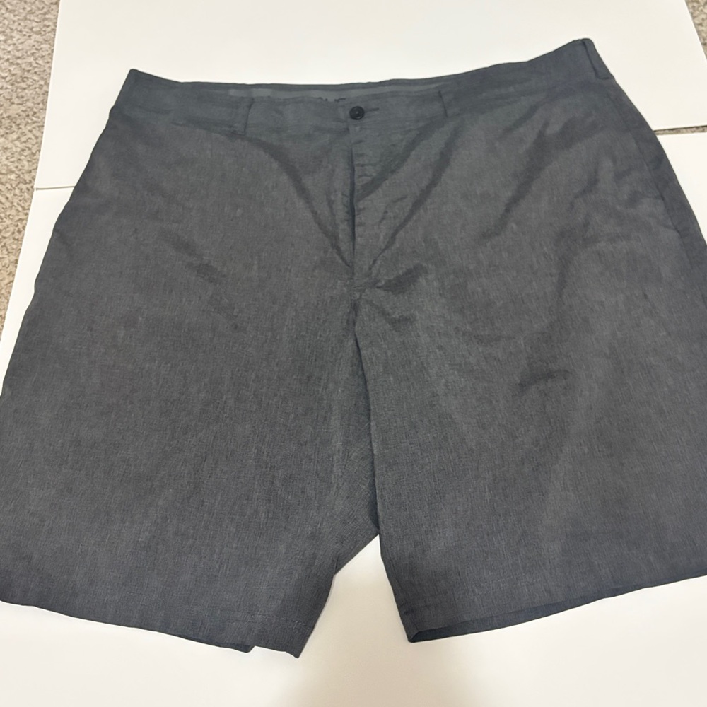 Nicklaus Men’s Gray Golf Shorts Size 40 Flat Front Stretch Performance